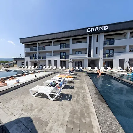 Grand New 2025 호텔